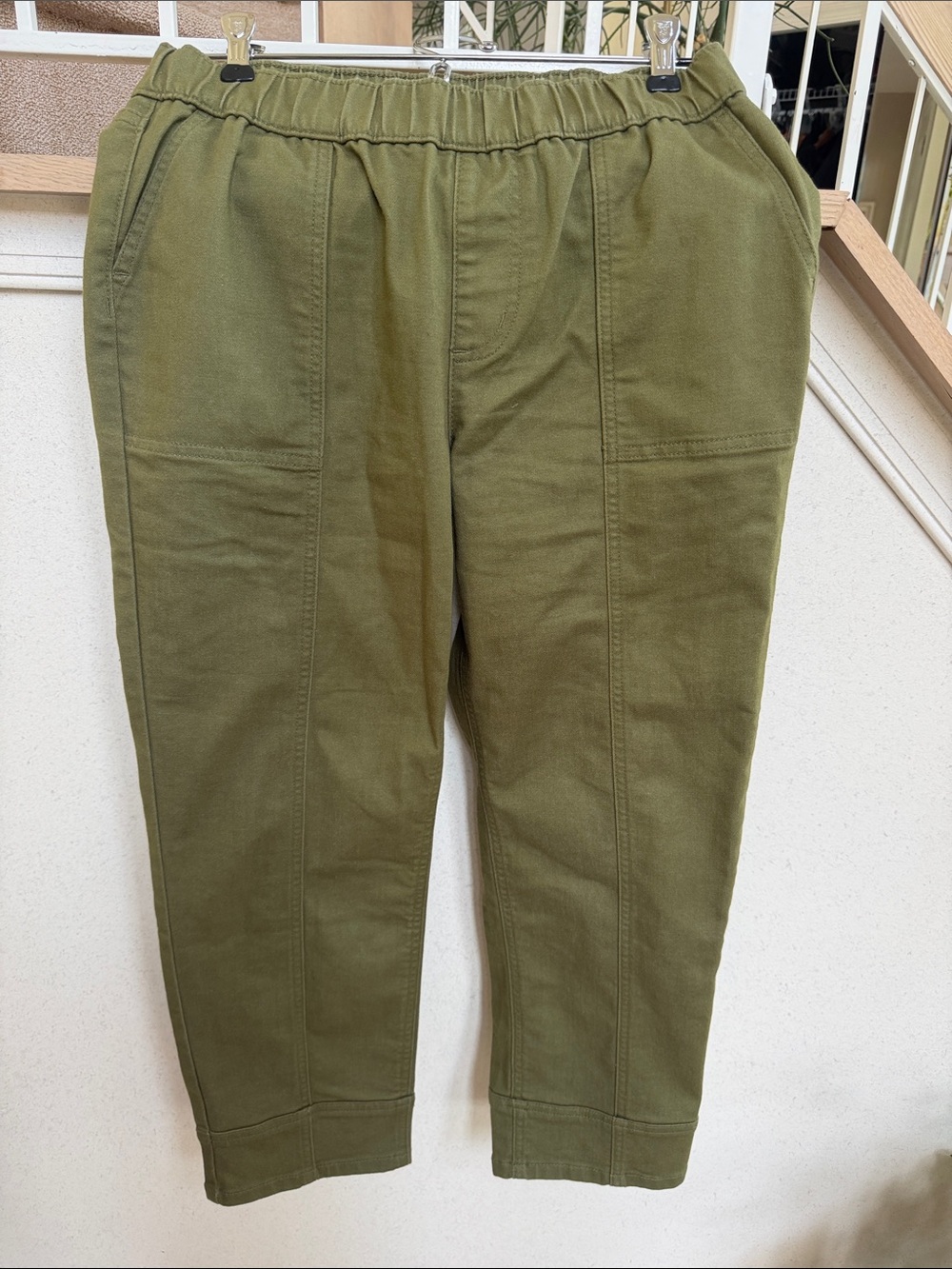 LOGO by Lori Goldstein Olive Green Cropped Ankle Pants